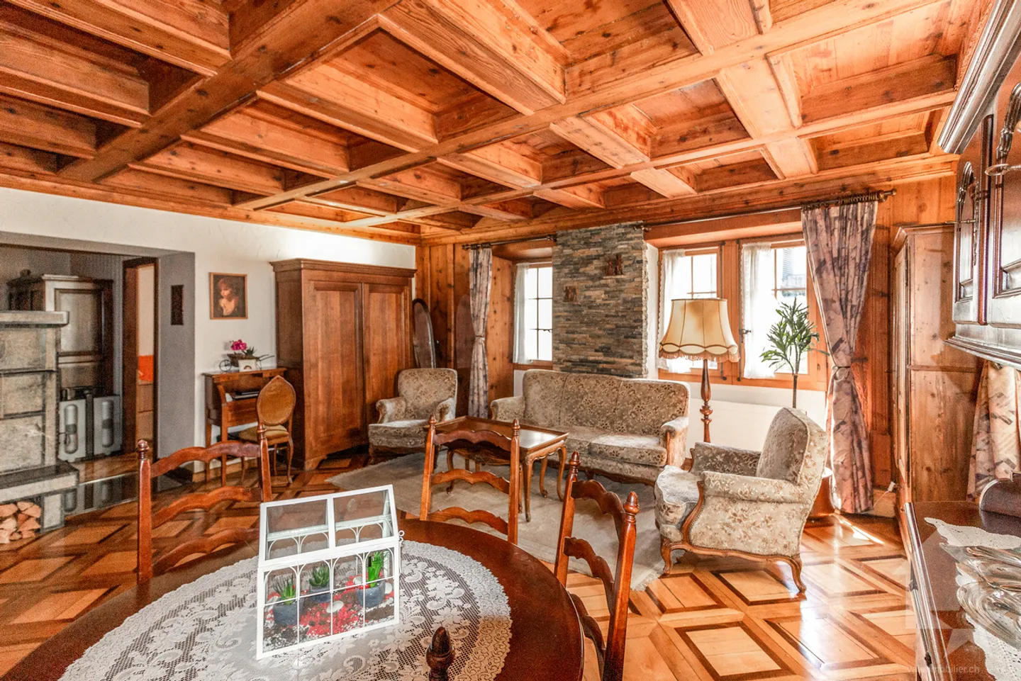 Apartment with 4 rooms in a historic building of the old town - Photo 6 of 13