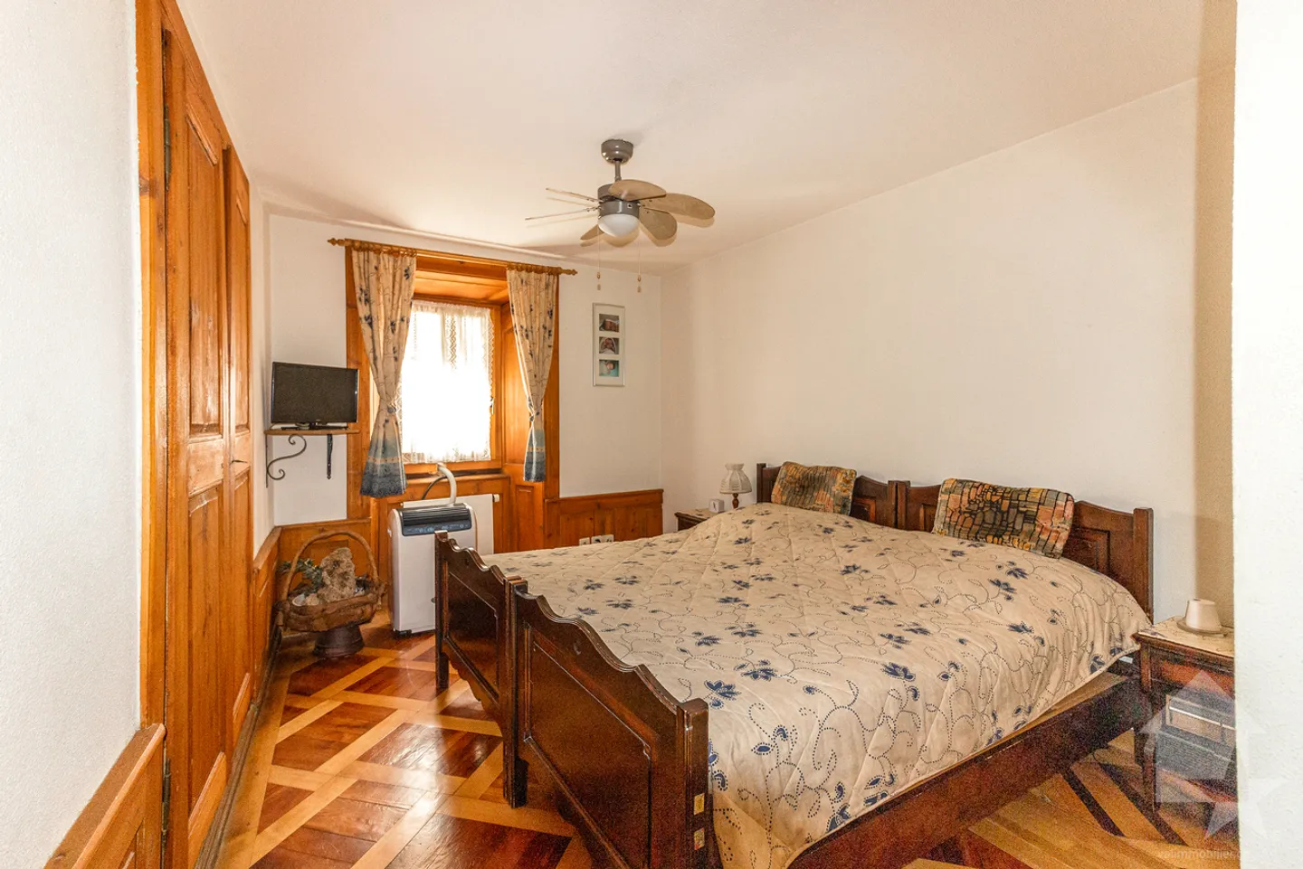 Apartment with 4 rooms in a historic building of the old town - Photo 11 of 13