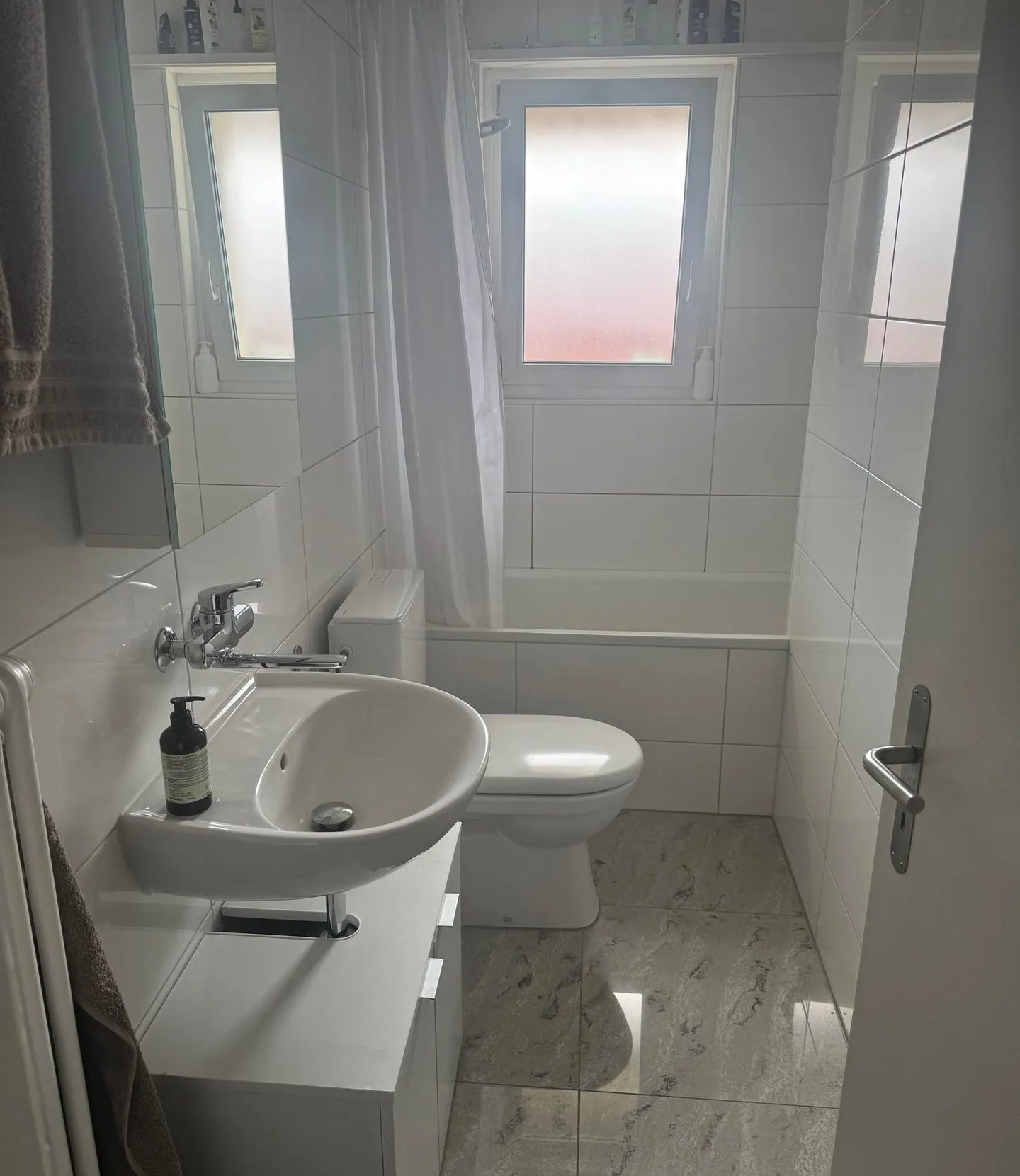 Appartement moderne 3 pièces avec balcon à Murten - Photo 4 sur 6