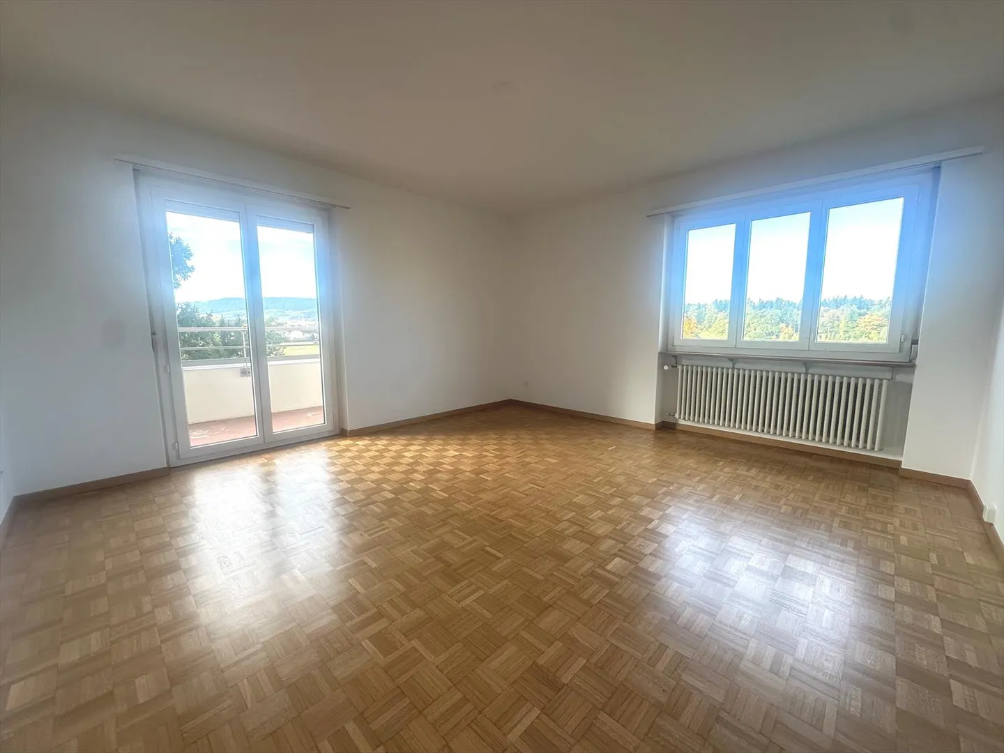 Apartment for rent - Photo 3 of 8