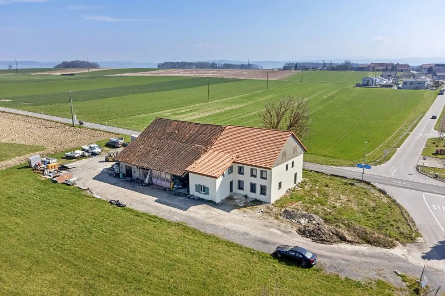 Opportunity: 2 semi-detached villas + barn, at the gates of Estavayer - Photo 2 of 13