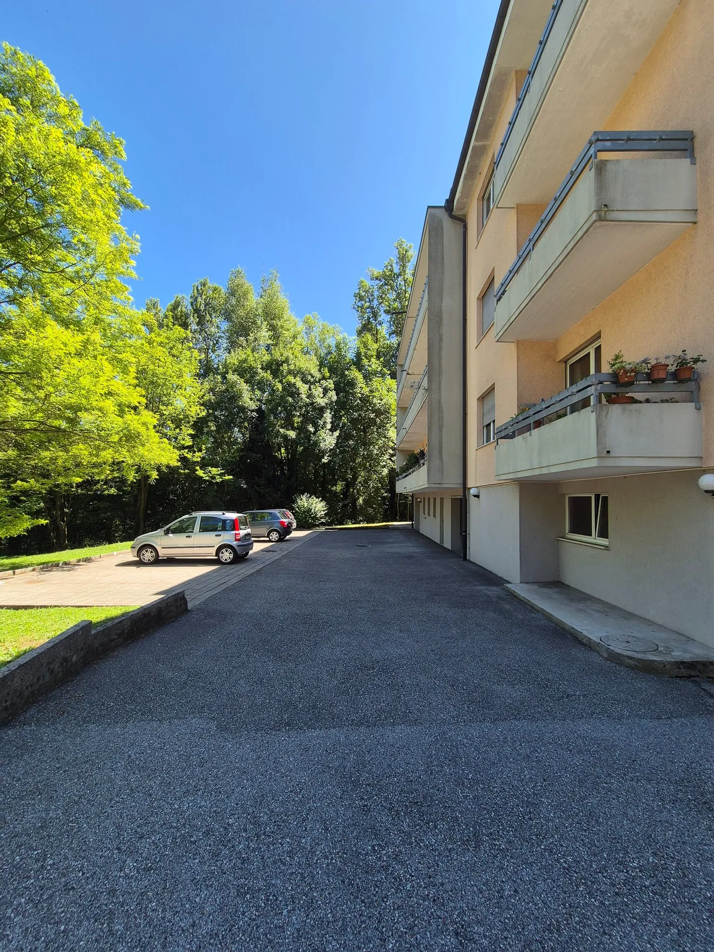 3.5 Room Apartment - Surrounded by Green - Photo 1 of 14