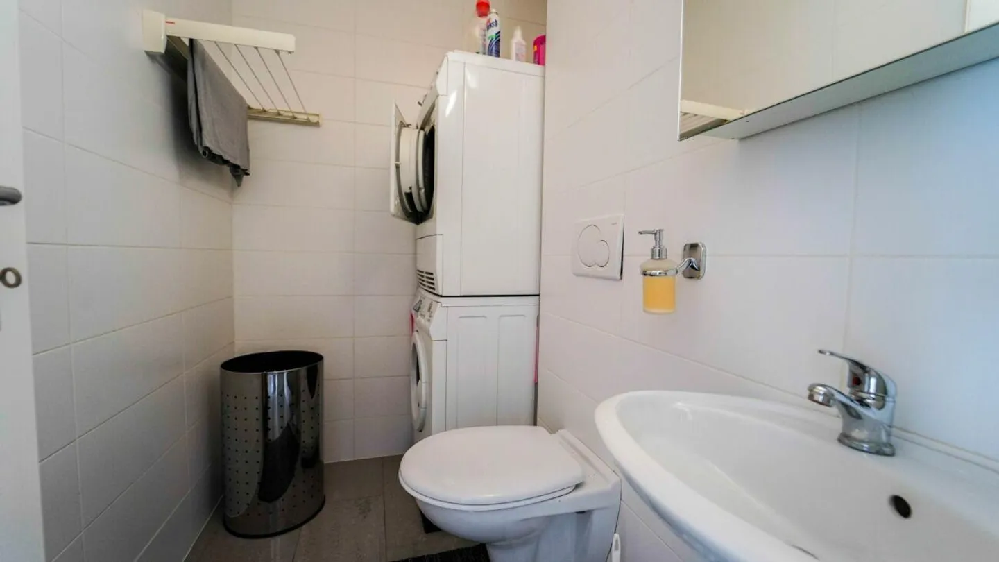 Multi-family house with 11 units in a central location - Photo 13 of 14