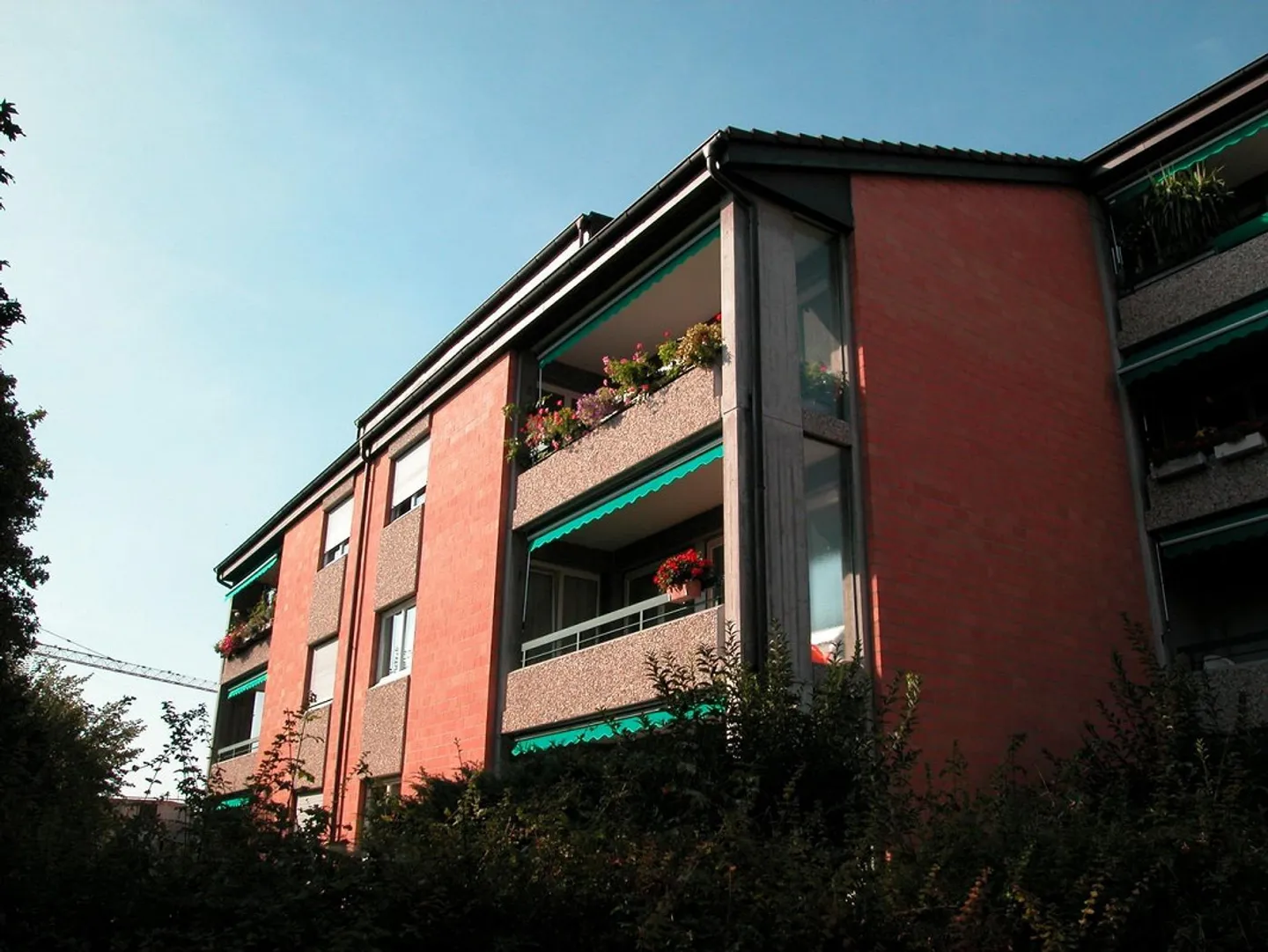Appartement moderne et spacieux avec un balcon ensoleillé - Photo 1 sur 7