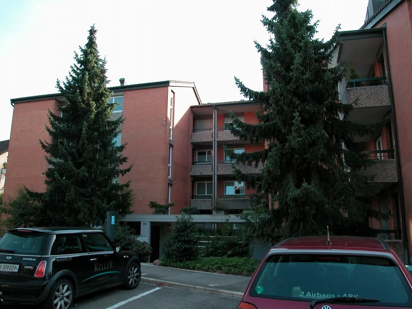 Appartement moderne et spacieux avec un balcon ensoleillé - Photo 2 sur 7