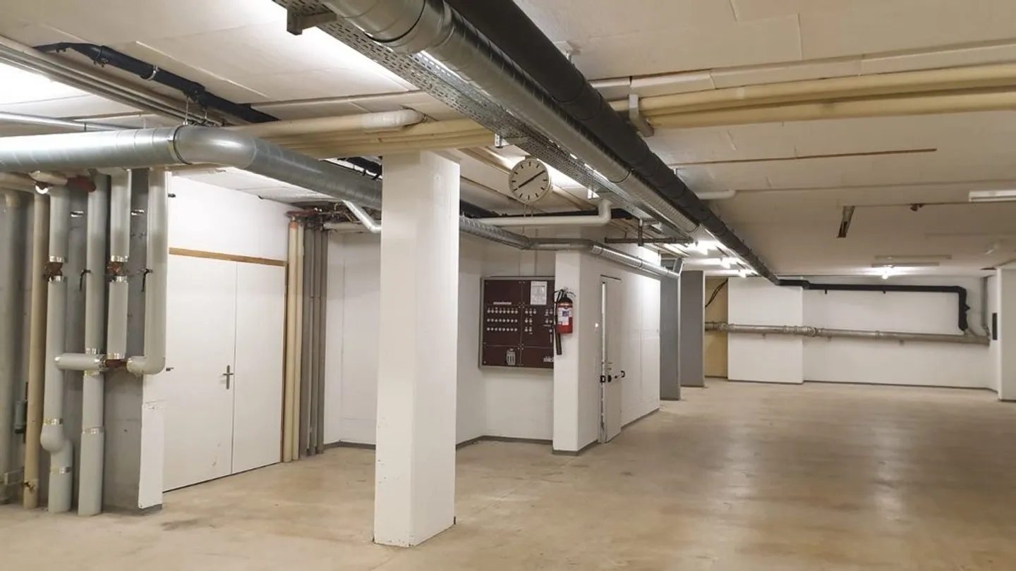 Zentrale Lagerfläche zu vermieten - Foto 3 von 4