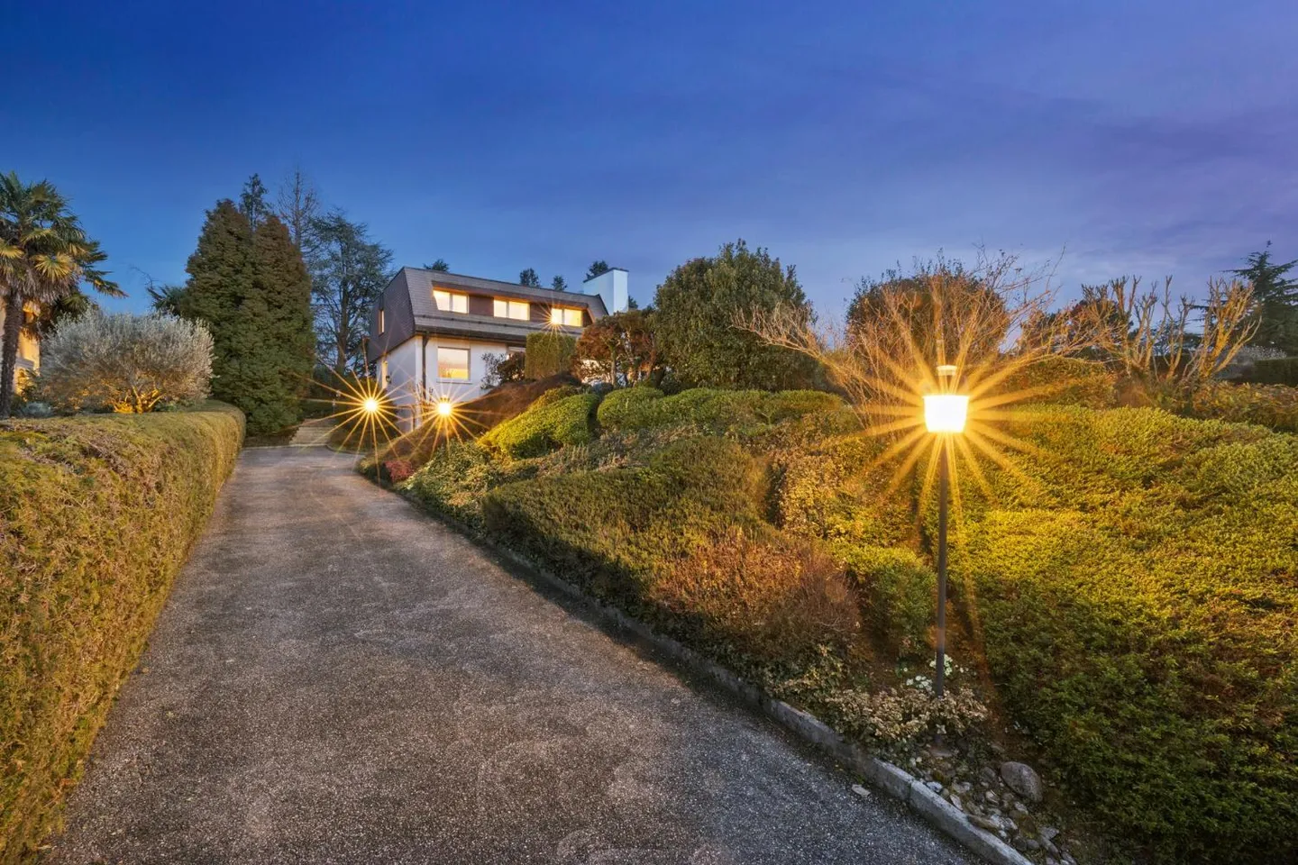 Villa mit Pool und Seeblick - Foto 11 von 13