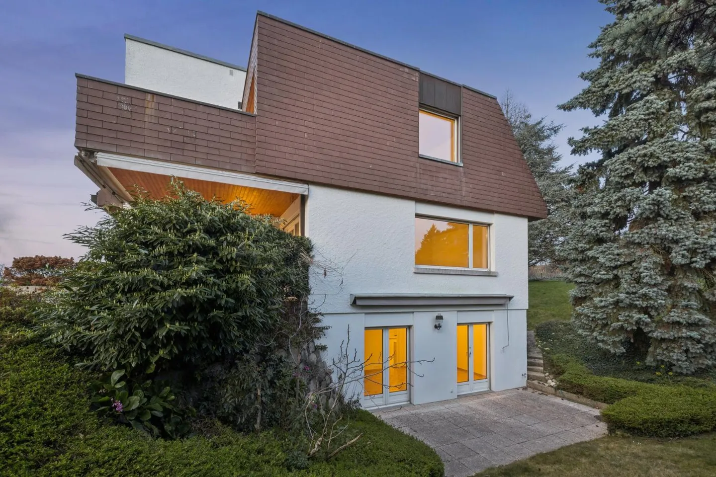 Villa mit Pool und Seeblick - Foto 12 von 13