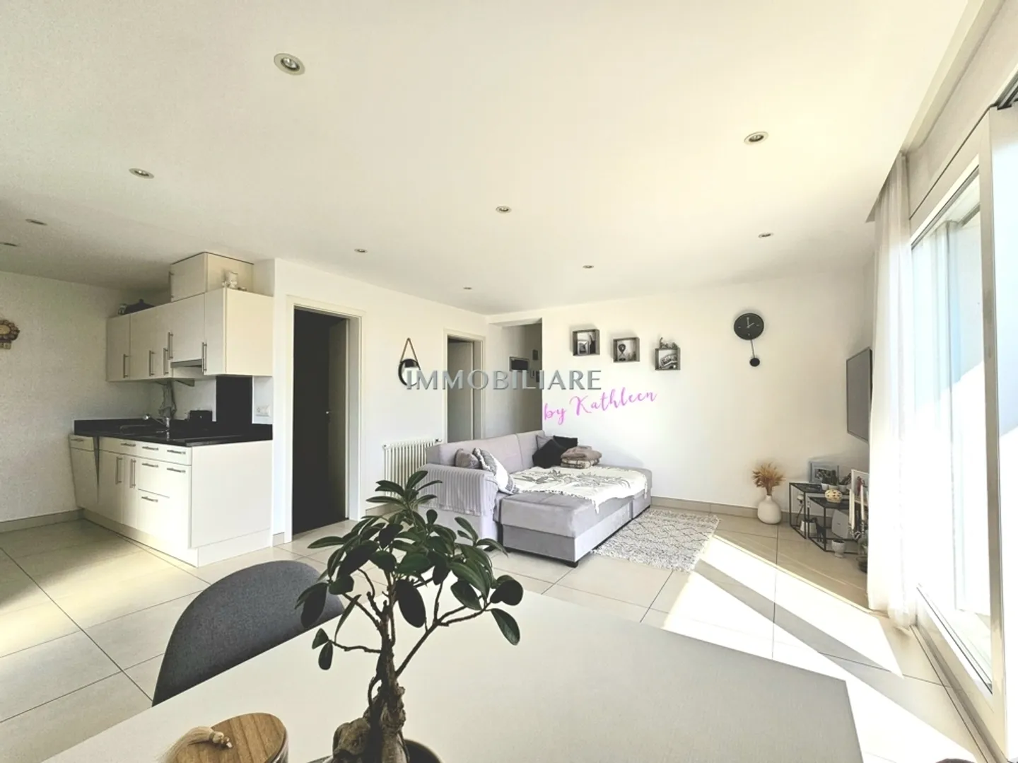 Appartement rénové avec vue sur le lac, jardin et coin salon - Photo 8 sur 13