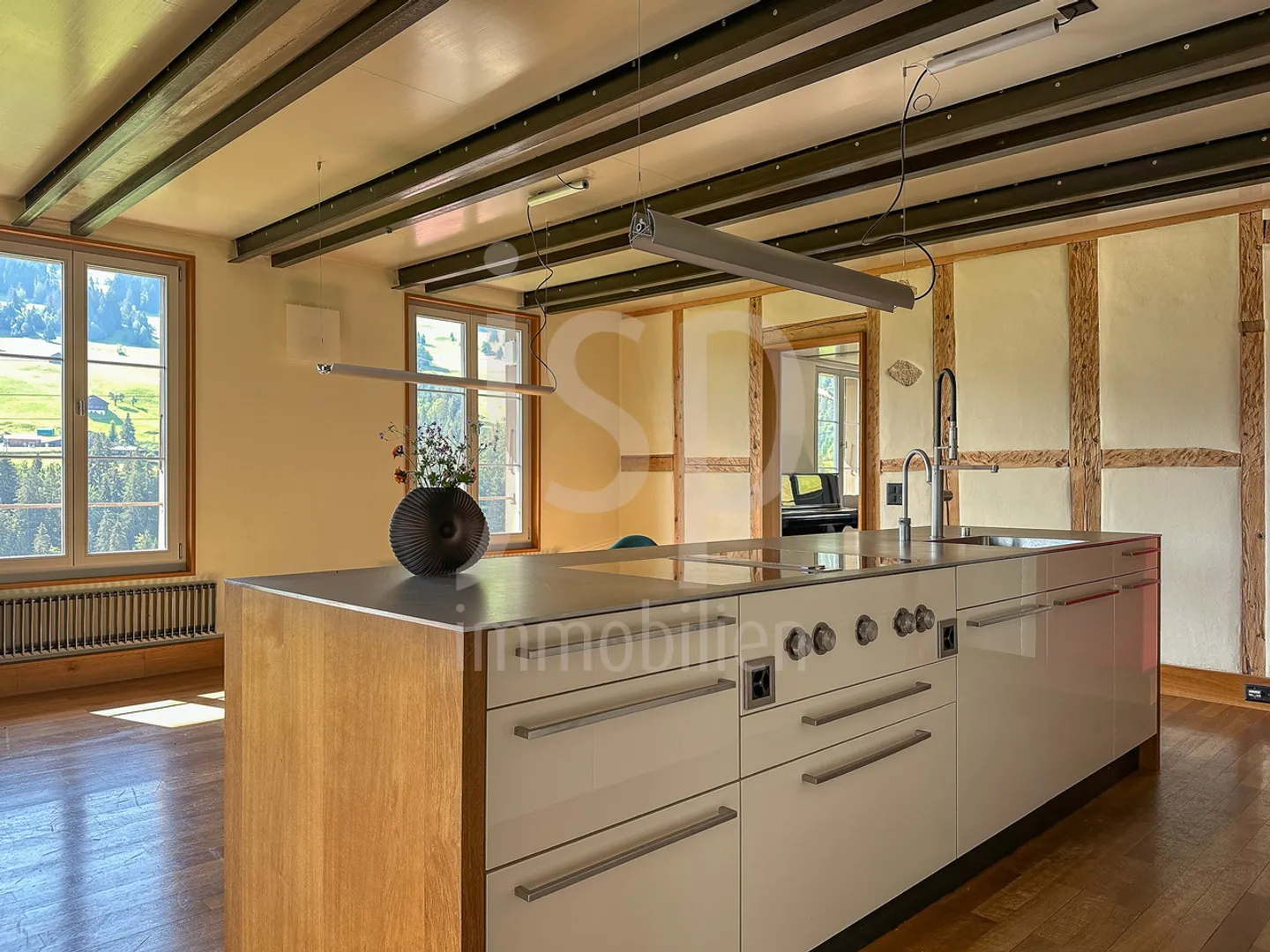 Historisches Schulhaus mit modernem Wohnen - Foto 7 von 13