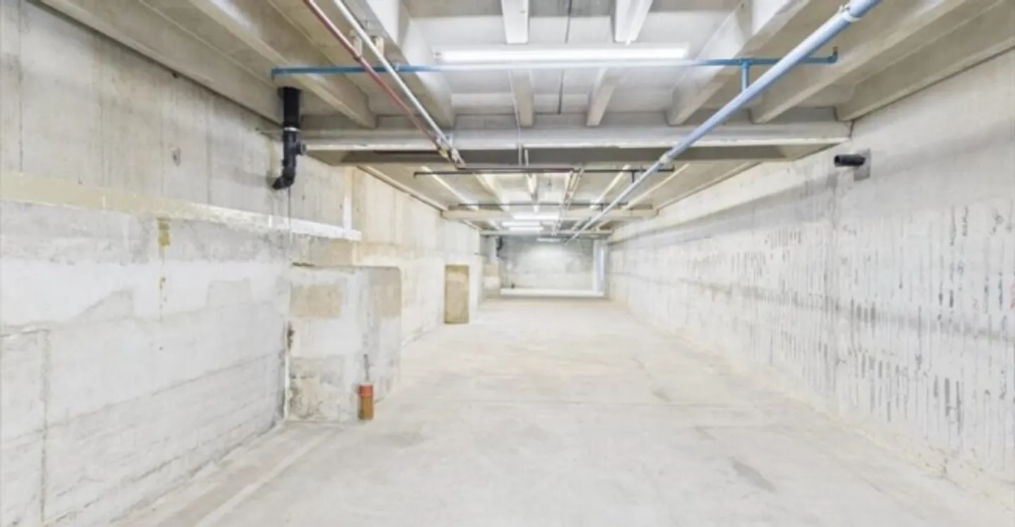 «Dépôt» - Photo 1 sur 4