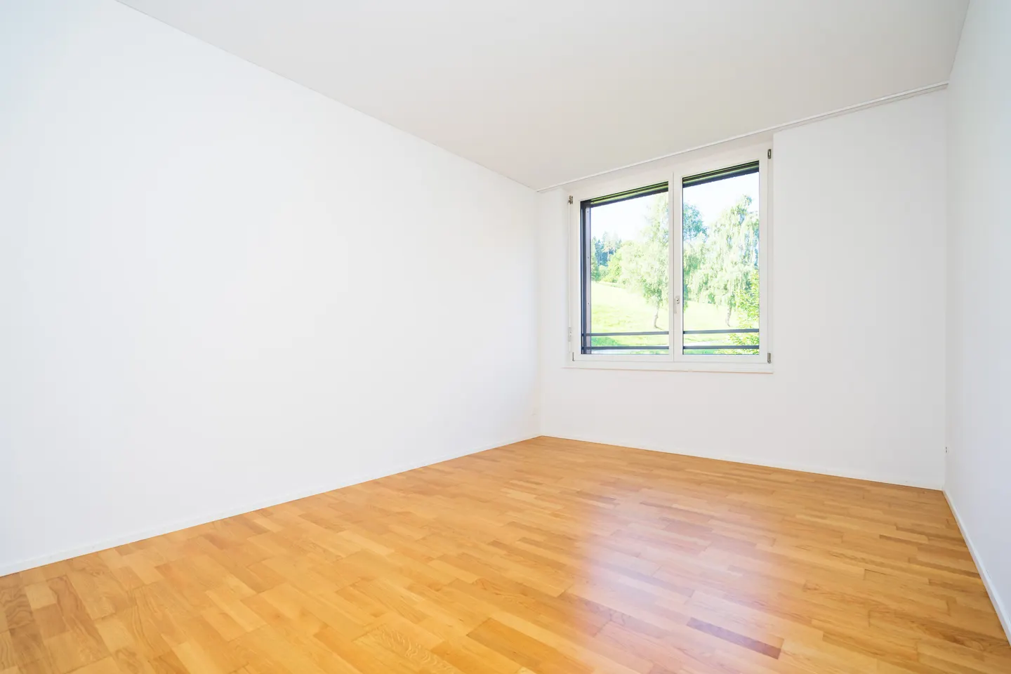Bright Apartment in Quiet Area - Photo 4 of 7