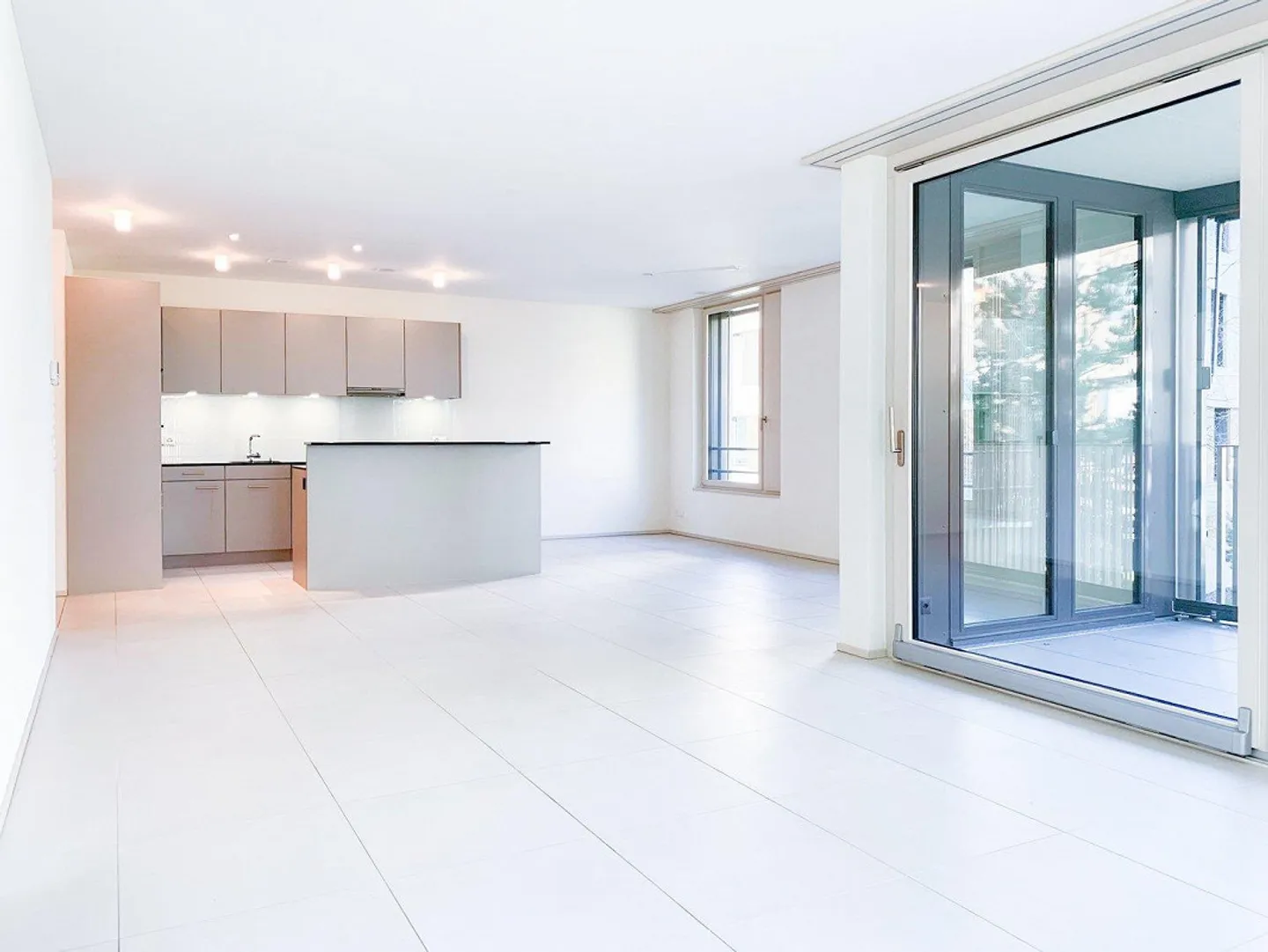 Living in SeeburgPark Lucerne! - Photo 4 of 13