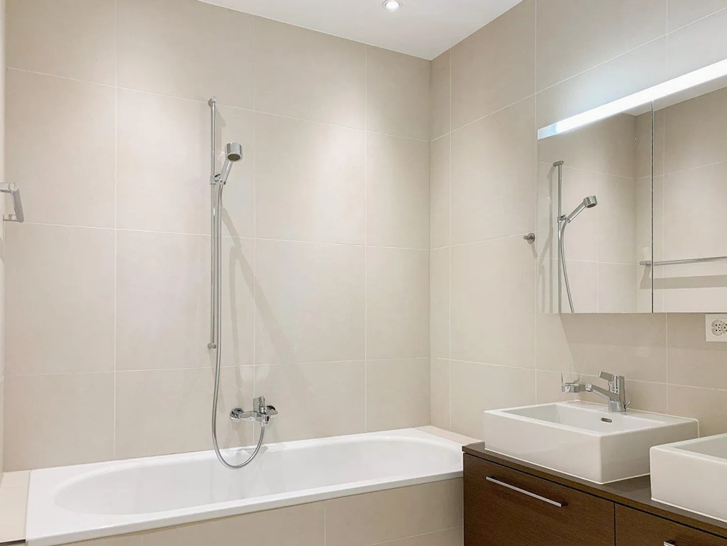 Living in SeeburgPark Lucerne! - Photo 8 of 13