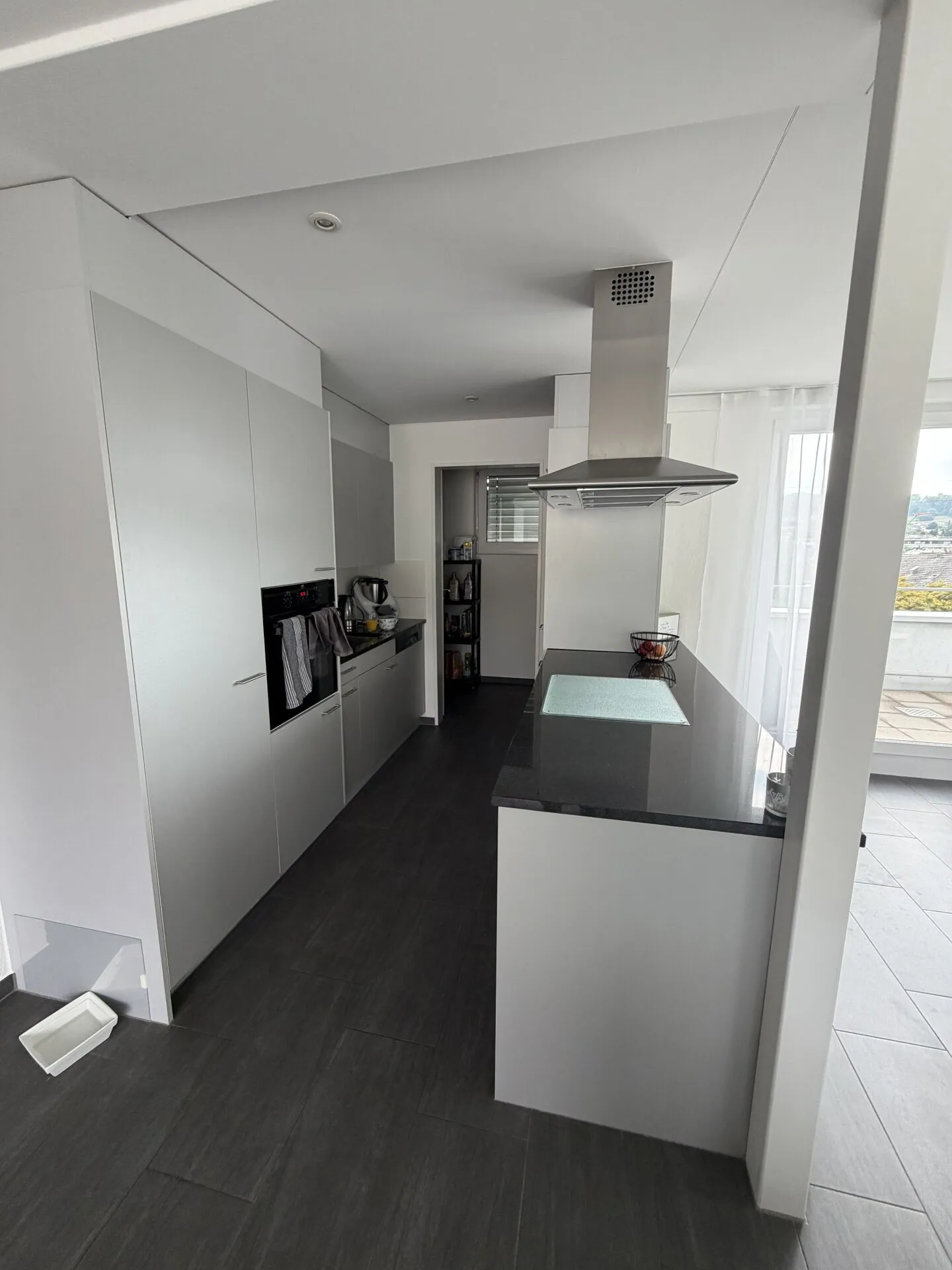 Ici vit le Wow - Penthouse de 4,5 pièces à Hausen - Vivre au-dessus des toits avec style - Photo 3 sur 16