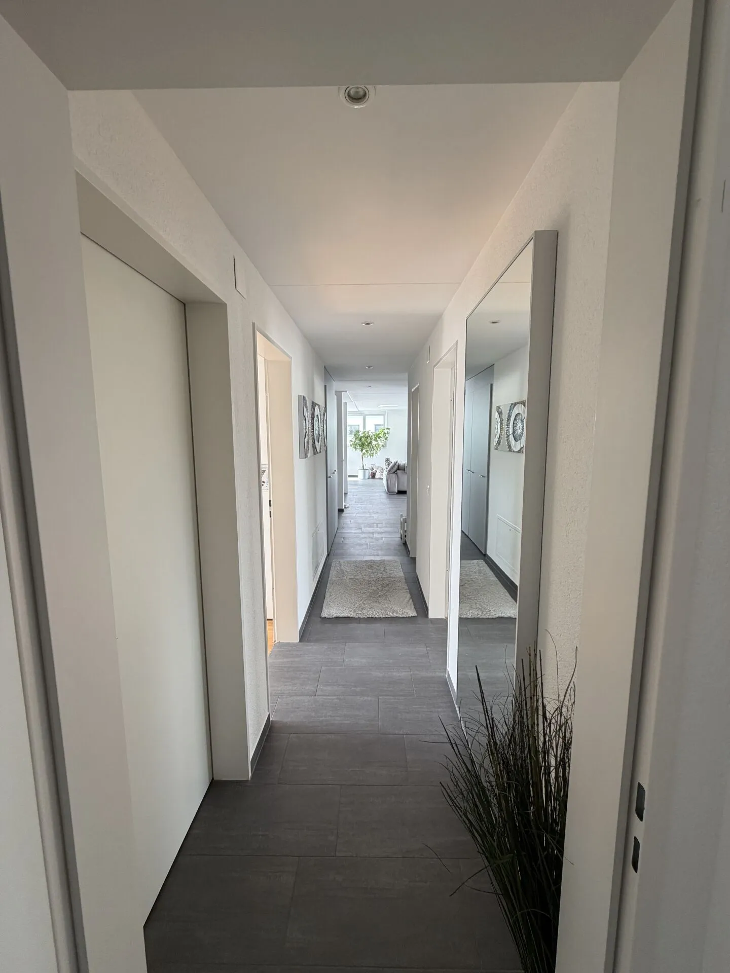 Ici vit le Wow - Penthouse de 4,5 pièces à Hausen - Vivre au-dessus des toits avec style - Photo 11 sur 16