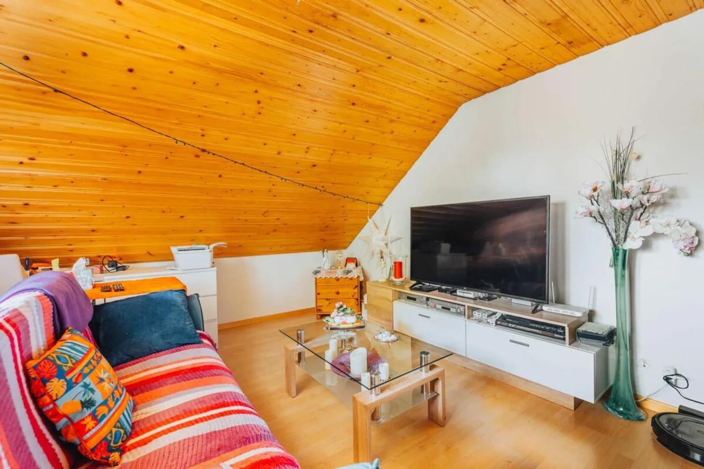3-Party MFH with many ancillary rooms + garages - Photo 9 of 12