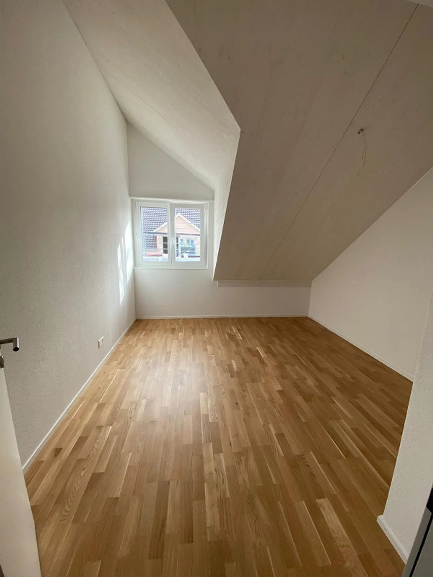 Appartamento duplex affascinante e luminoso di 4,5 stanze - Foto 5 di 9