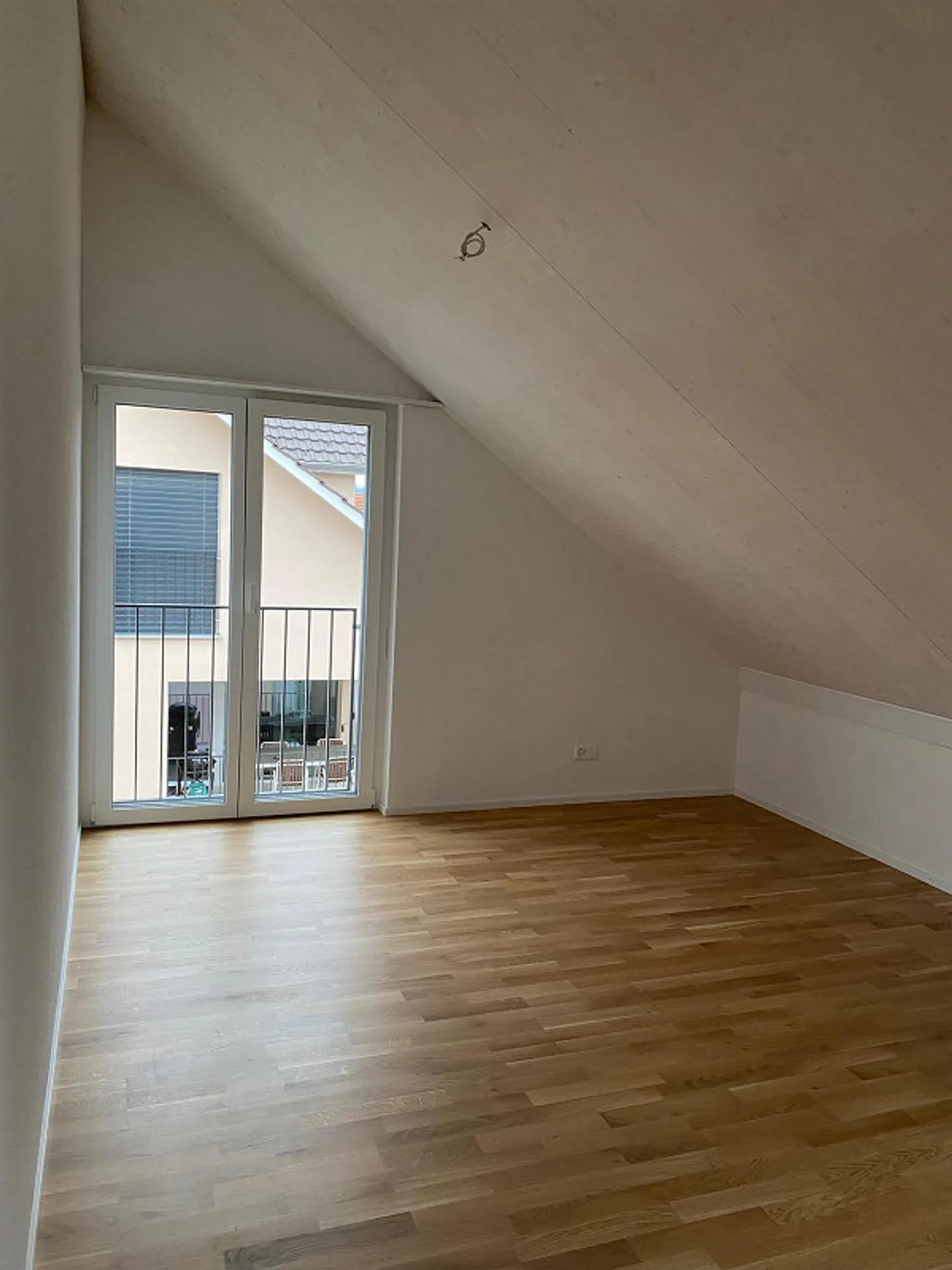 Appartamento duplex affascinante e luminoso di 4,5 stanze - Foto 7 di 9
