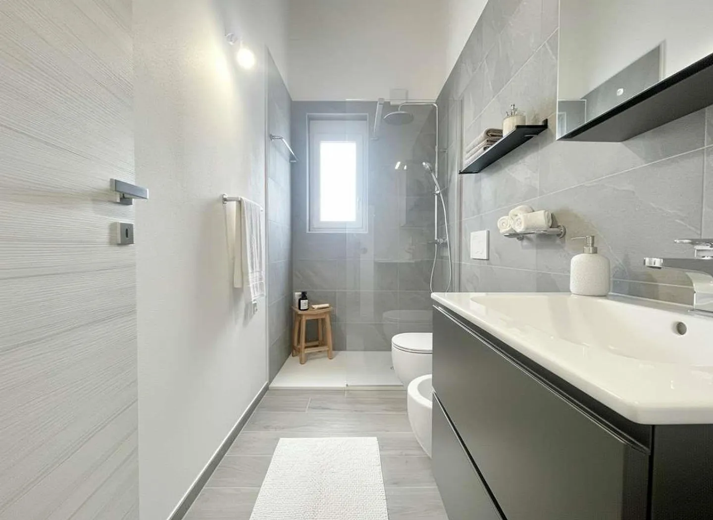 Schöne neue Villa in Sant'Antonino - Foto 5 von 6