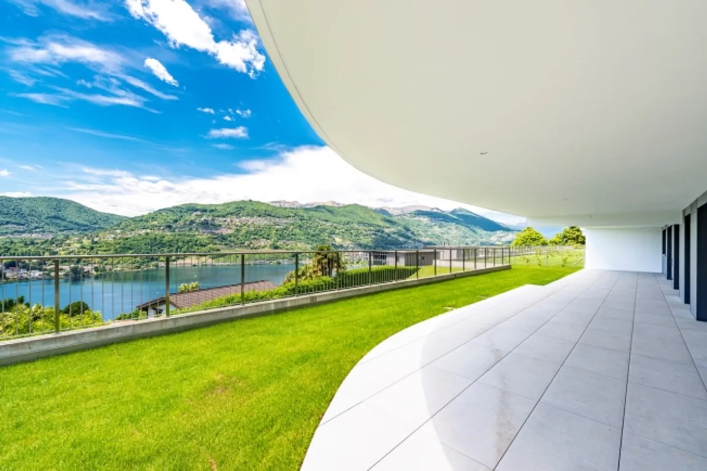 «Neue 4.5-Zimmer-Wohnung in repräsentativer Lage mit Seeblick» - Foto 1 von 15