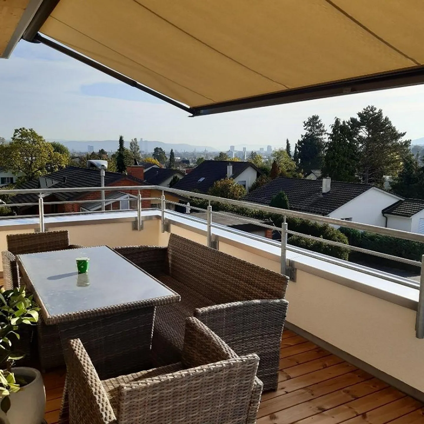 Maisonette - Appartamento Attico in Posizione Ideale sul Rosenberg ad Allschwil - Foto 2 di 10