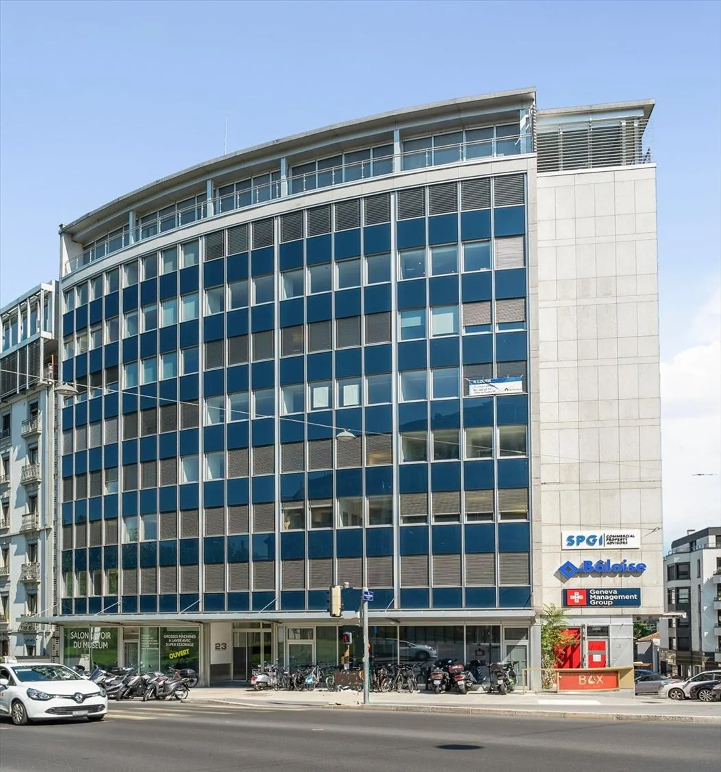 Arcade de 183 m2 + sous-sol - Photo 1 sur 5