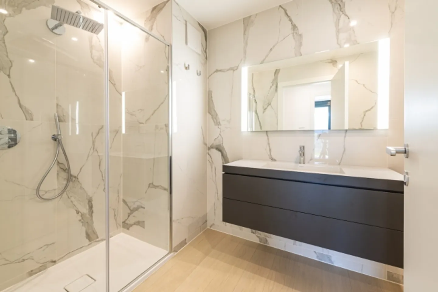 «Neue 4.5-Zimmer-Wohnung in repräsentativer Lage mit Seeblick» - Foto 10 von 15