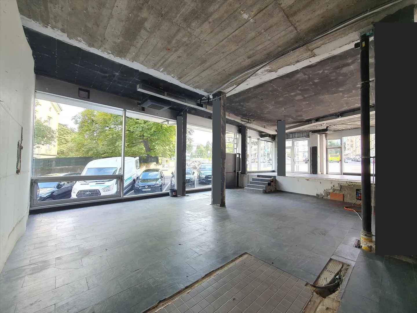 Arcade de 183 m2 + sous-sol - Photo 3 sur 5