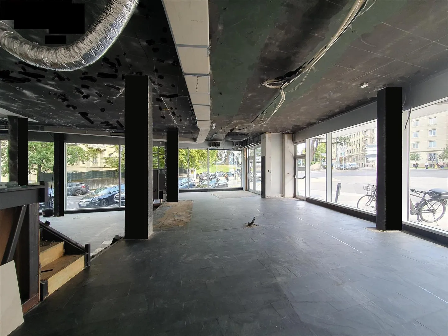 Arcade de 183 m2 + sous-sol - Photo 2 sur 5