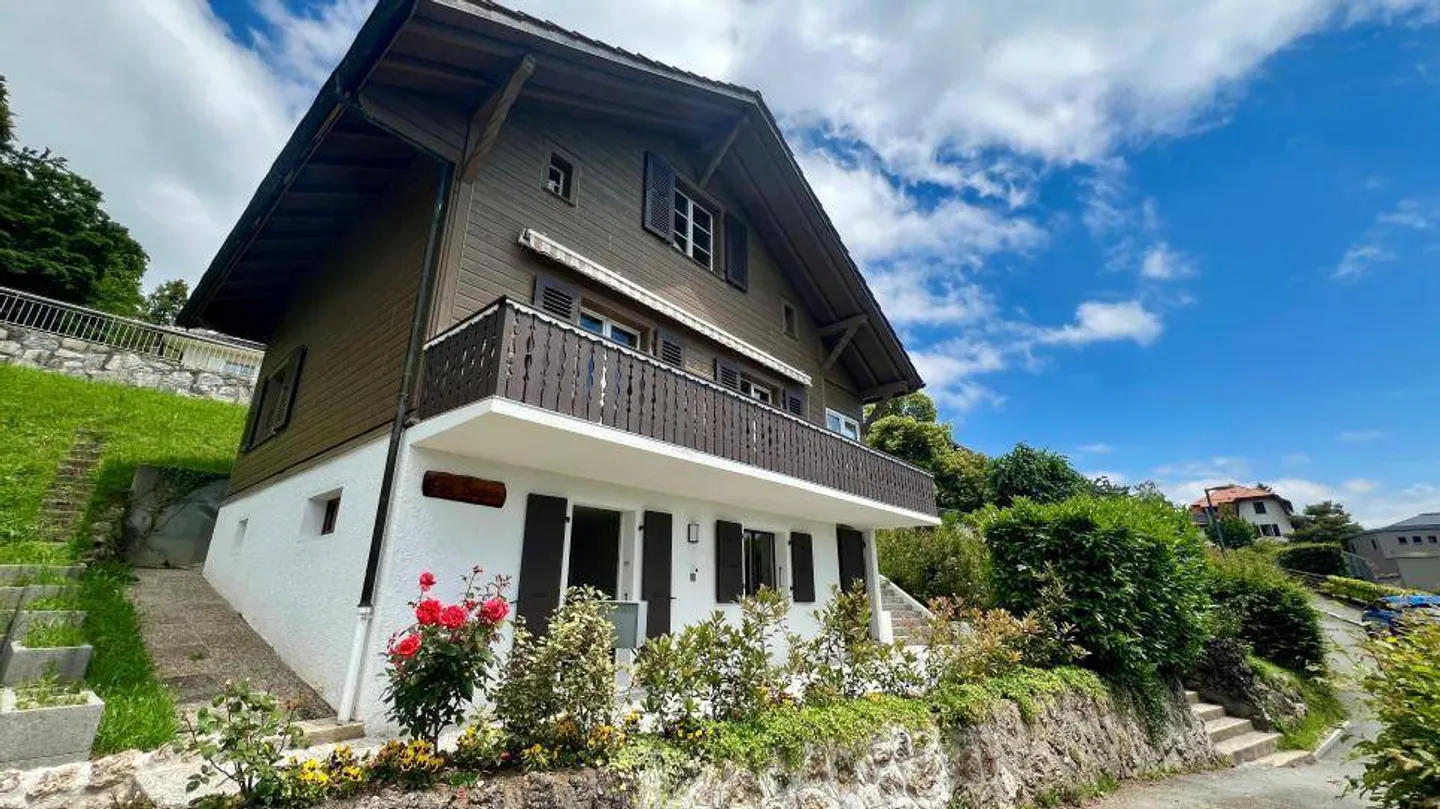 Bellissimo chalet a Mont-Pèlerin - Foto 10 di 12