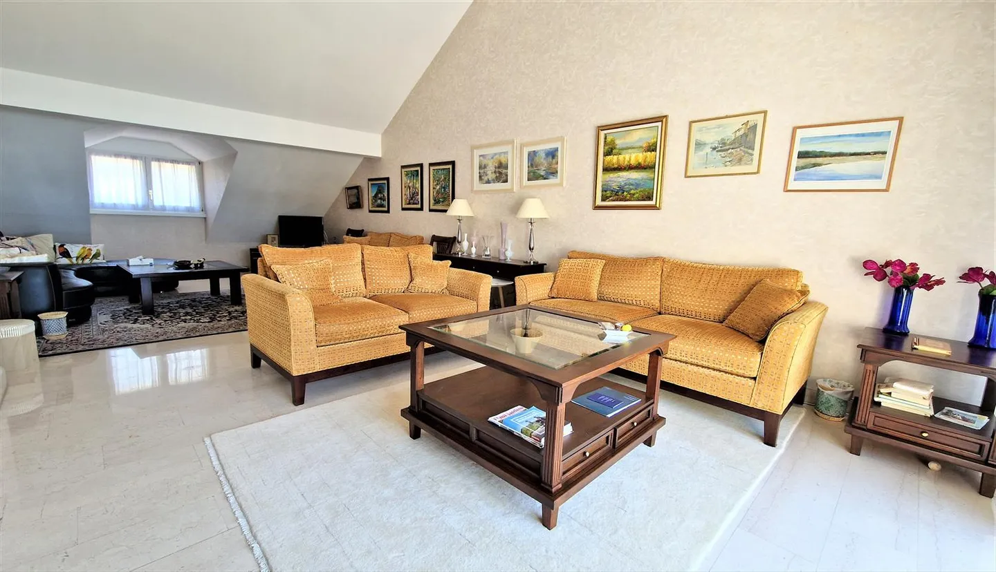 Dachgeschoss 6,5 Zimmer - Foto 2 von 7