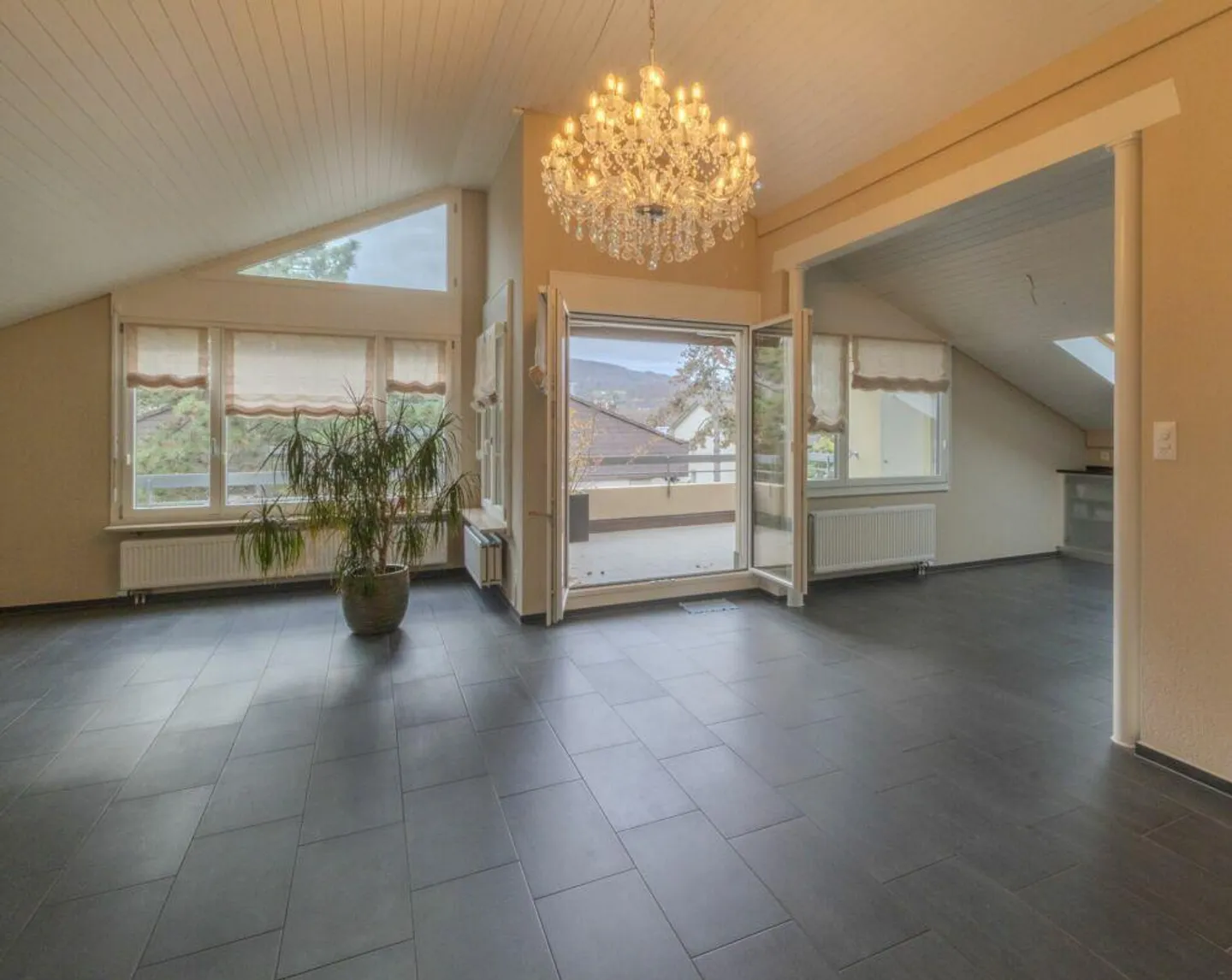 4.5 Z' attic apartment - centrally located in Muttenz, ideal for commuters! - Photo 5 of 12