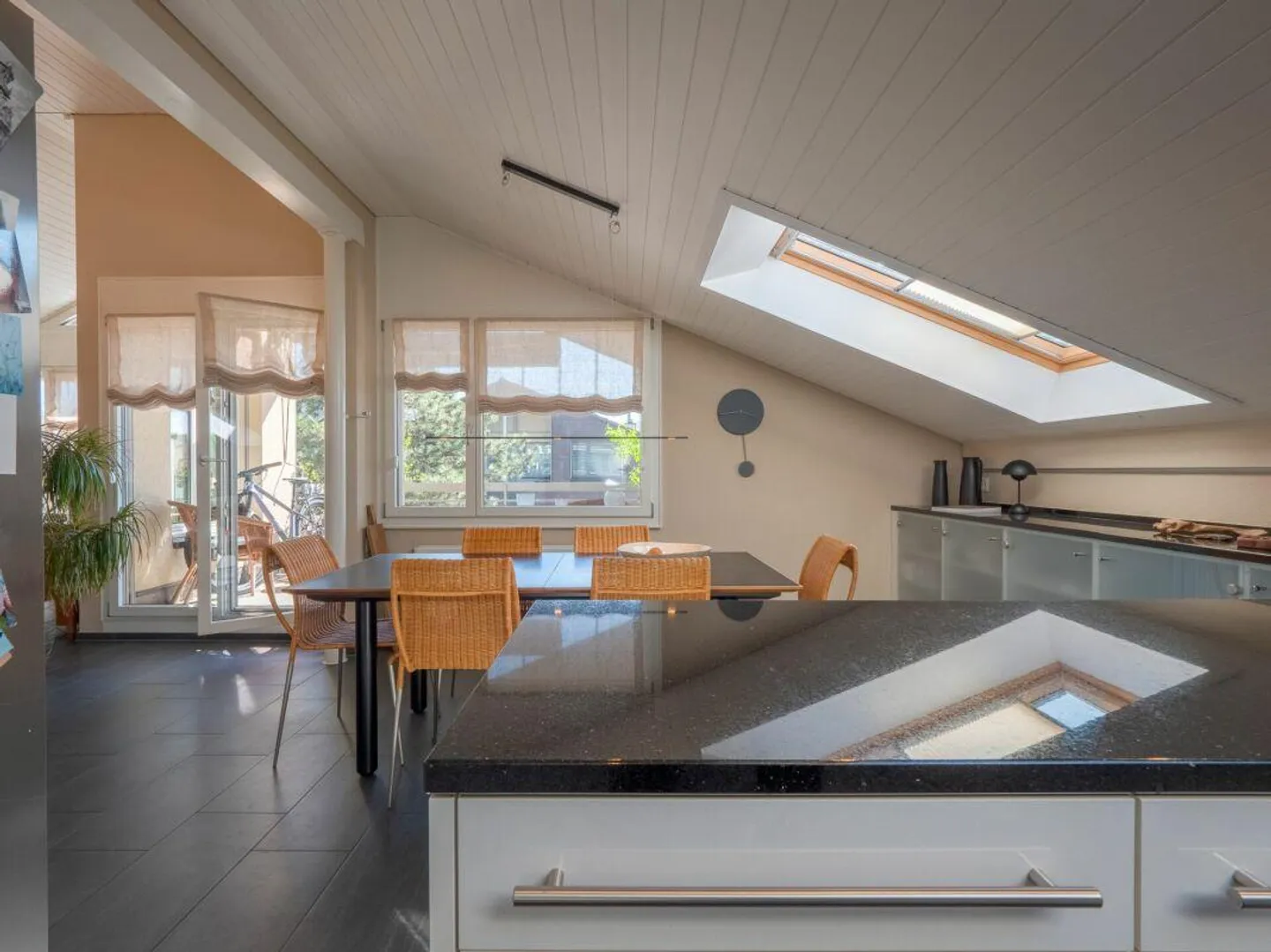 4.5 Z' attic apartment - centrally located in Muttenz, ideal for commuters! - Photo 1 of 12