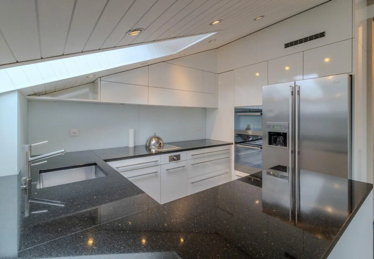 4.5 Z' attic apartment - centrally located in Muttenz, ideal for commuters! - Photo 6 of 12