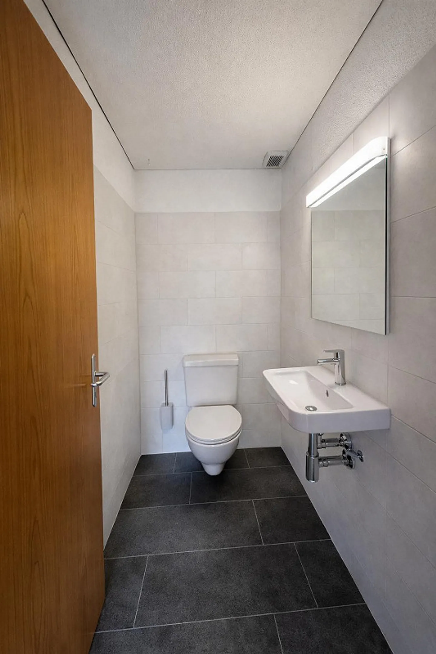 Newly renovated, stylish maisonette apartment in the village center of Tägerwilen - Photo 4 of 8