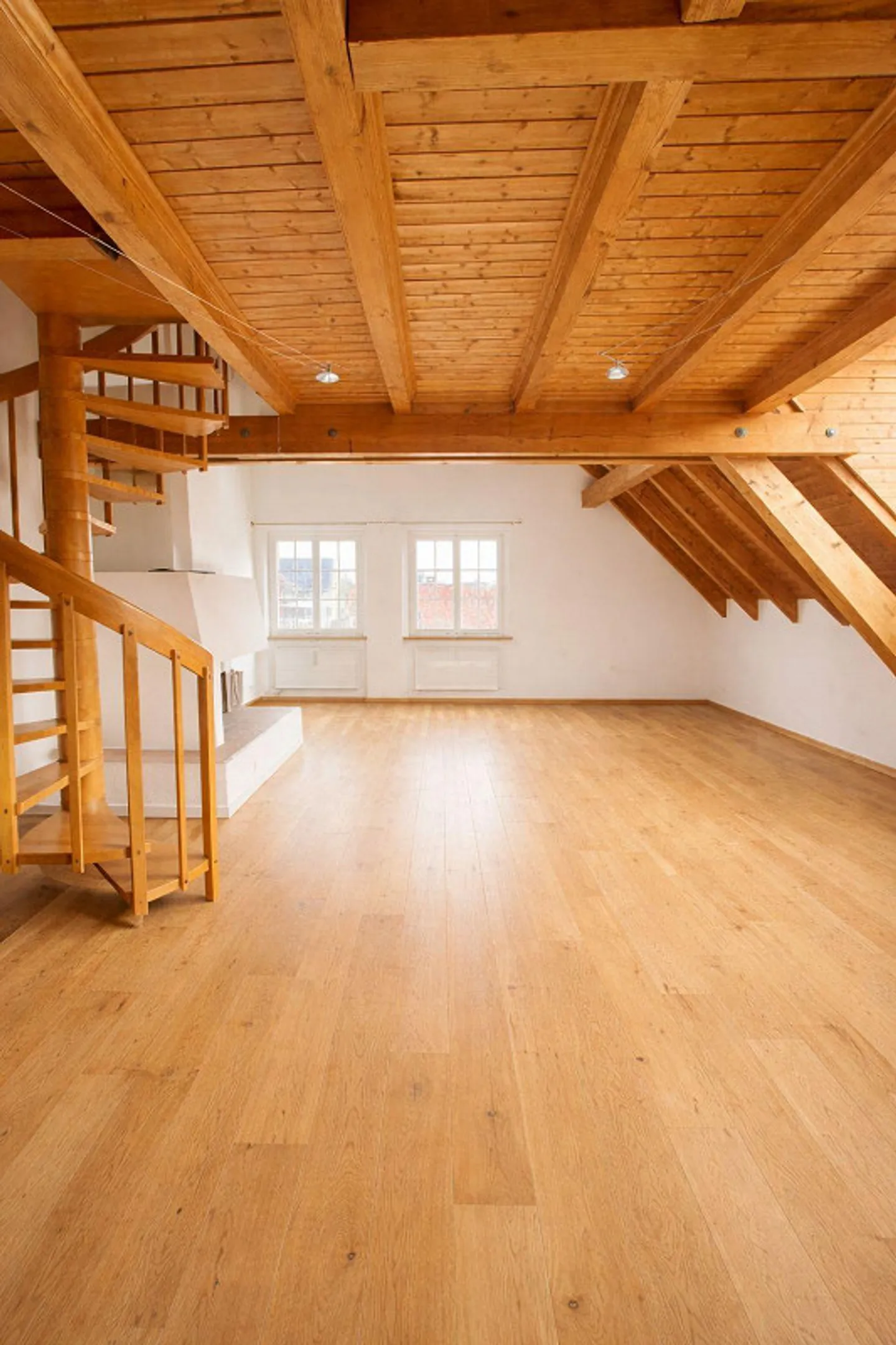 Newly renovated, stylish maisonette apartment in the village center of Tägerwilen - Photo 5 of 8