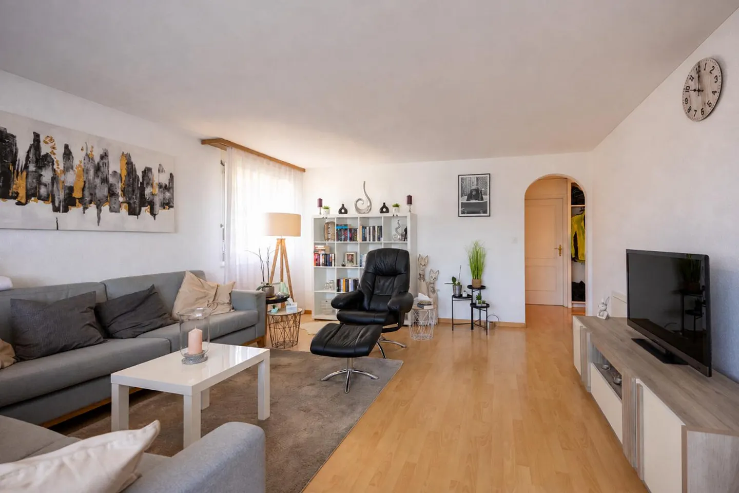 Residential Charm in a Central Location - Photo 5 of 13