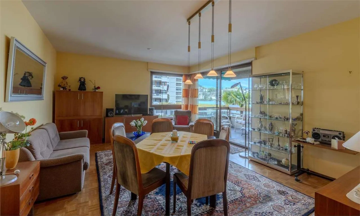 STUPENDA APPARTAMENTO 3.5 STANZE CON VISTA SUL LAGO A LUGANO PARADISO - Foto 2 di 7