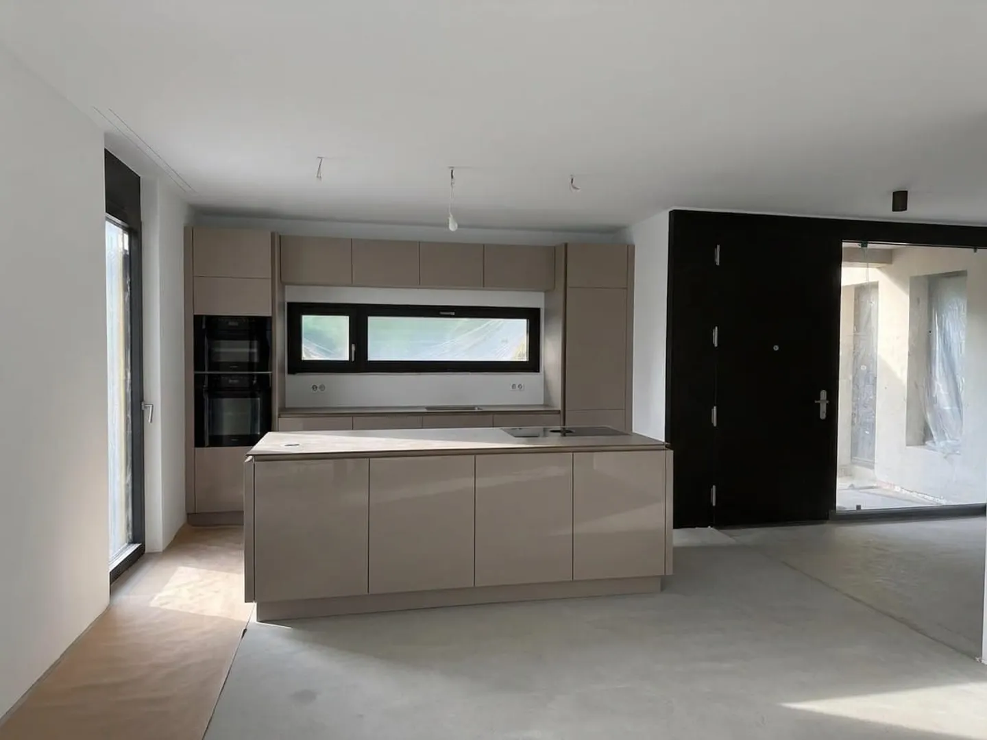 Terrace Apartment with Stunning Views - Photo 2 of 12