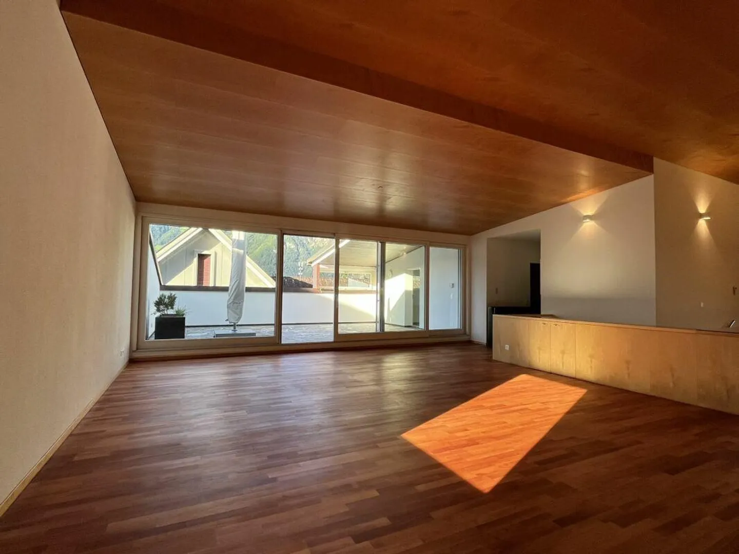 Exclusive Living in the Heart of Altdorf - Photo 4 of 10