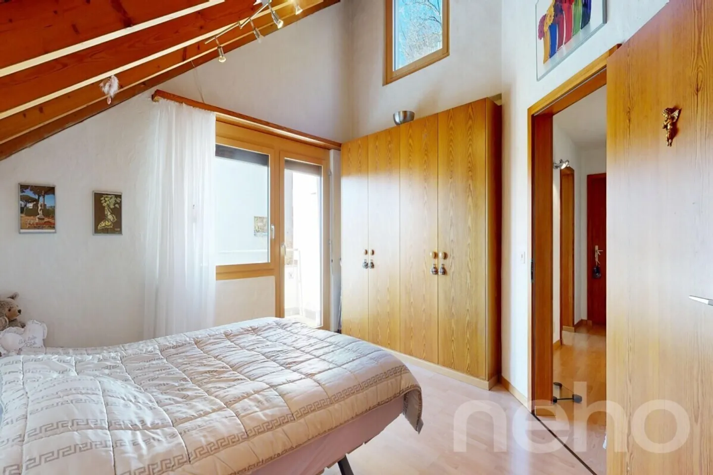Charming Family Home with Pool - Photo 7 of 12