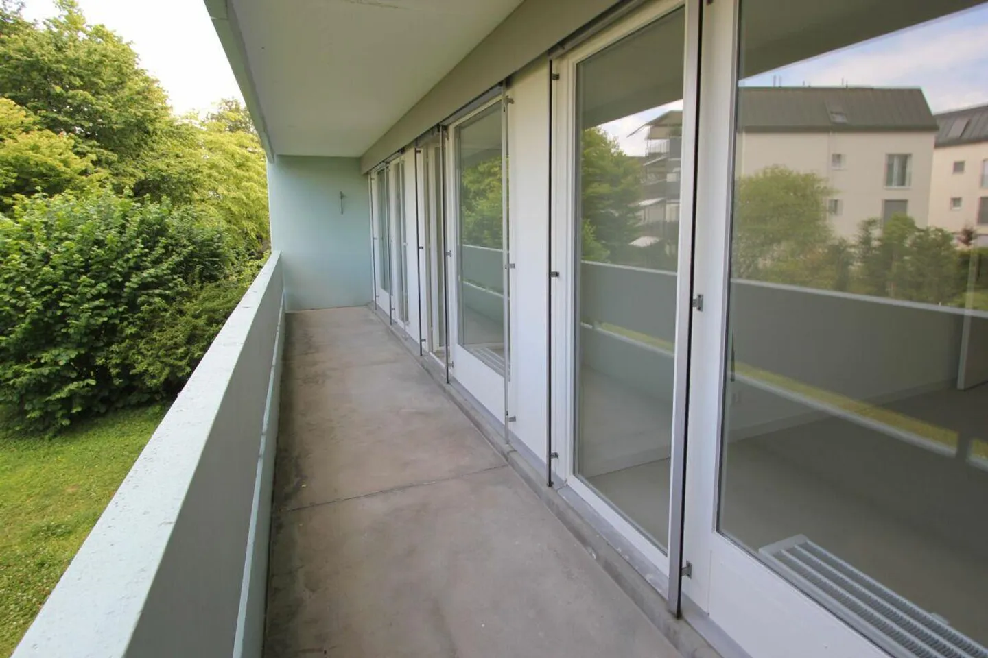 Appartamento 4.5 stanze recentemente ristrutturato vicino alla Scuola Internazionale - Foto 9 di 13