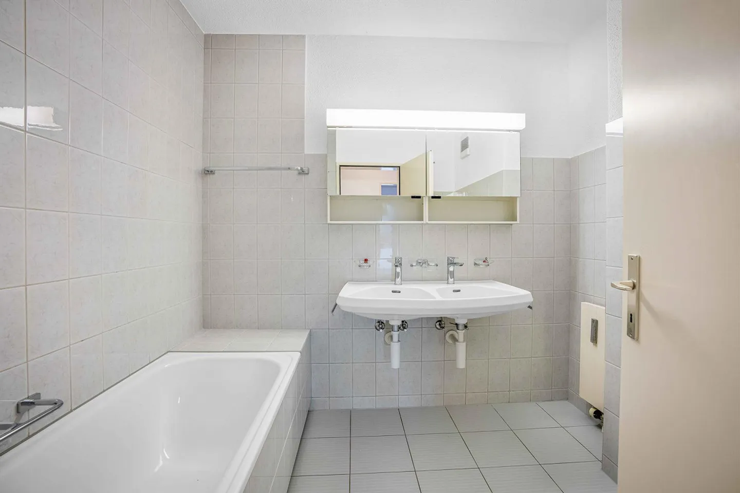 Bright apartment in a quiet location - Photo 5 of 10