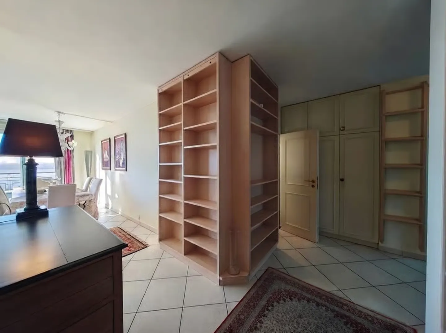180-degree panoramic view of Lake Geneva - Spacious 4.5 rooms - Photo 5 of 10