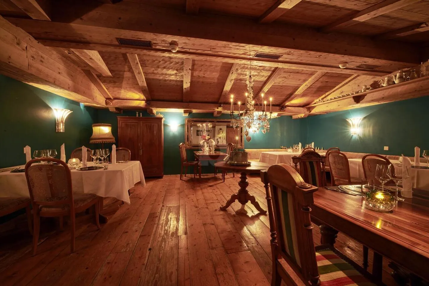 RESTAURANT GOURMET DANS UN MONDE MONTAGNEUX MERVEILLEUX - Photo 2 sur 6