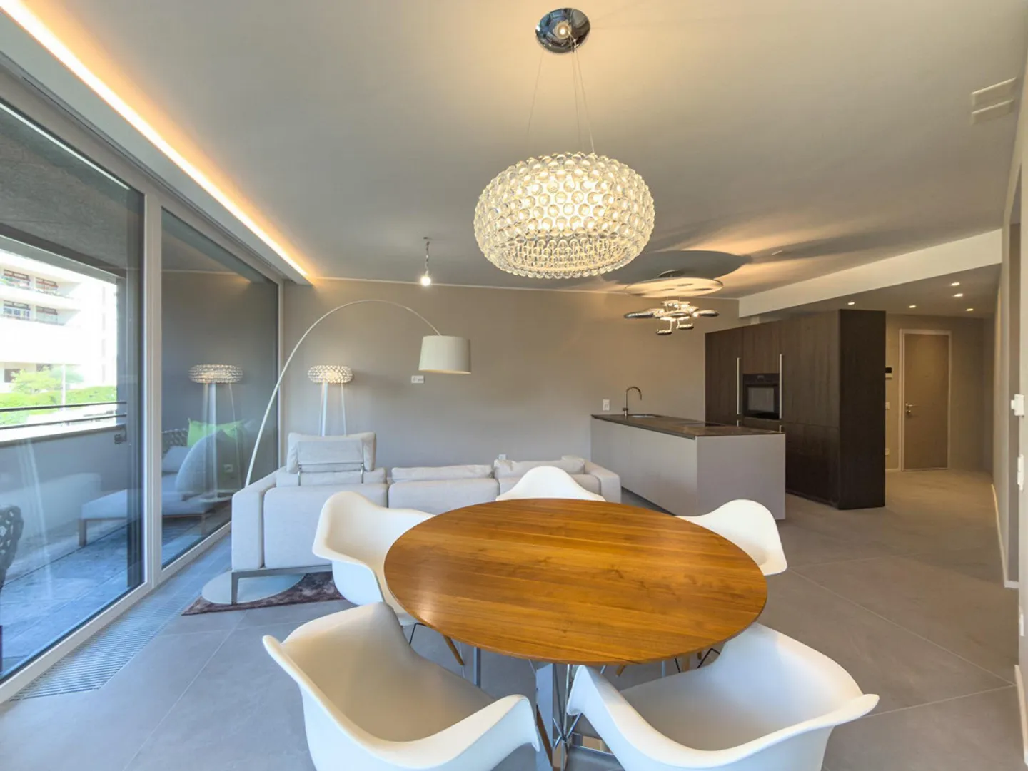 Furnished penthouse in first rental with lake view in Lugano - Photo 1 of 11