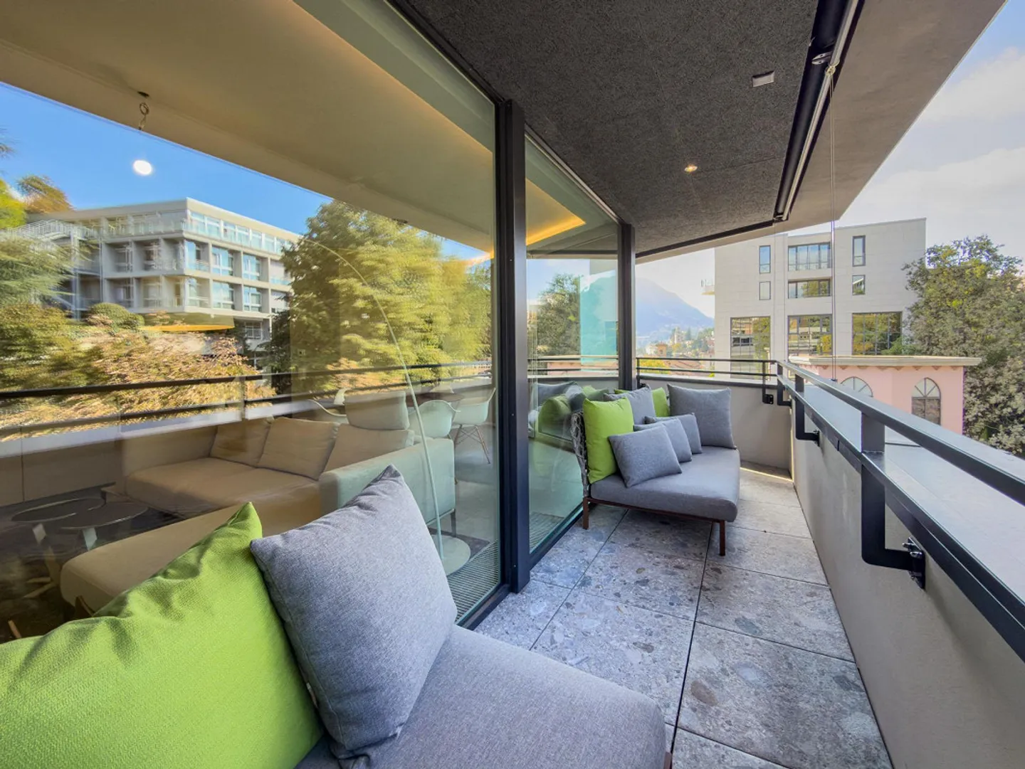 Furnished penthouse in first rental with lake view in Lugano - Photo 8 of 11