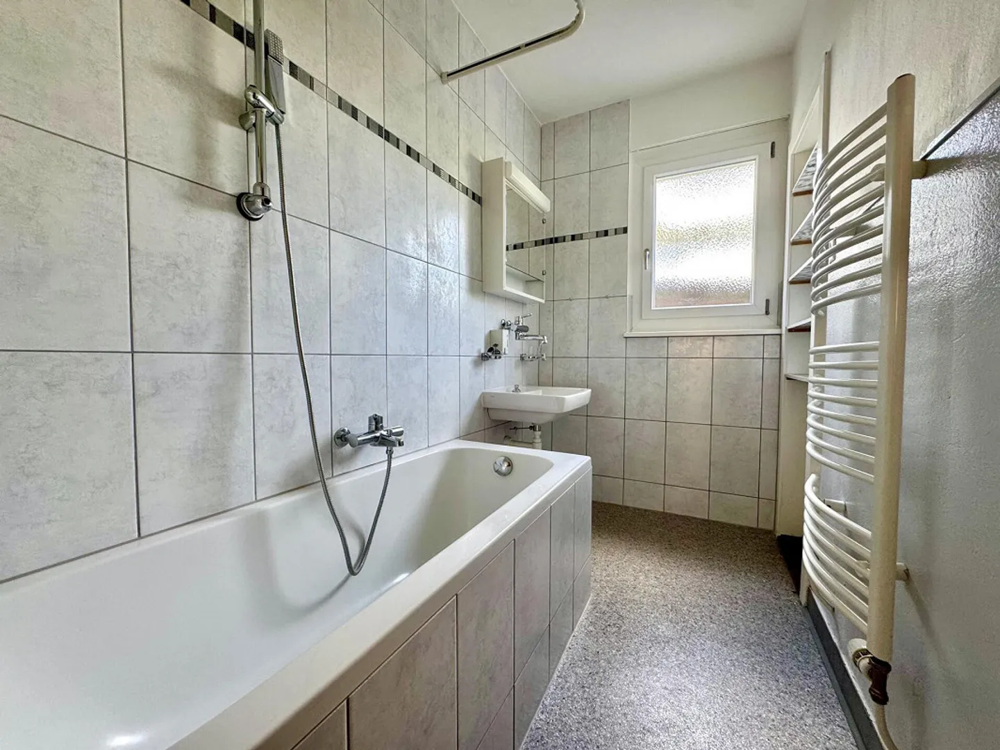 Grosszügige Wohnung mit grosser Terrasse - Foto 6 von 8