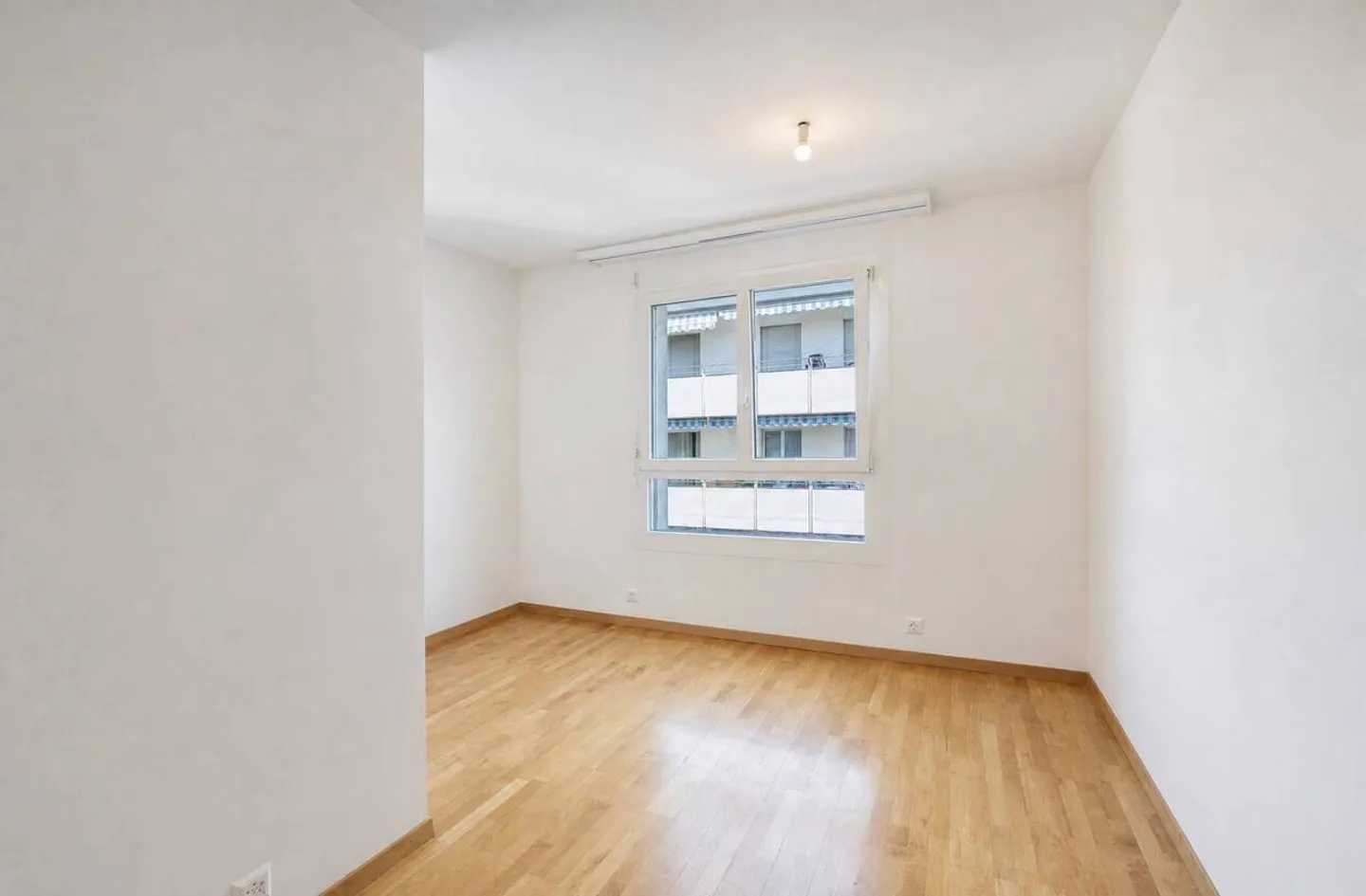 Appartement lumineux de 3,5 pièces. Proche de toutes commodités. - Photo 7 sur 10